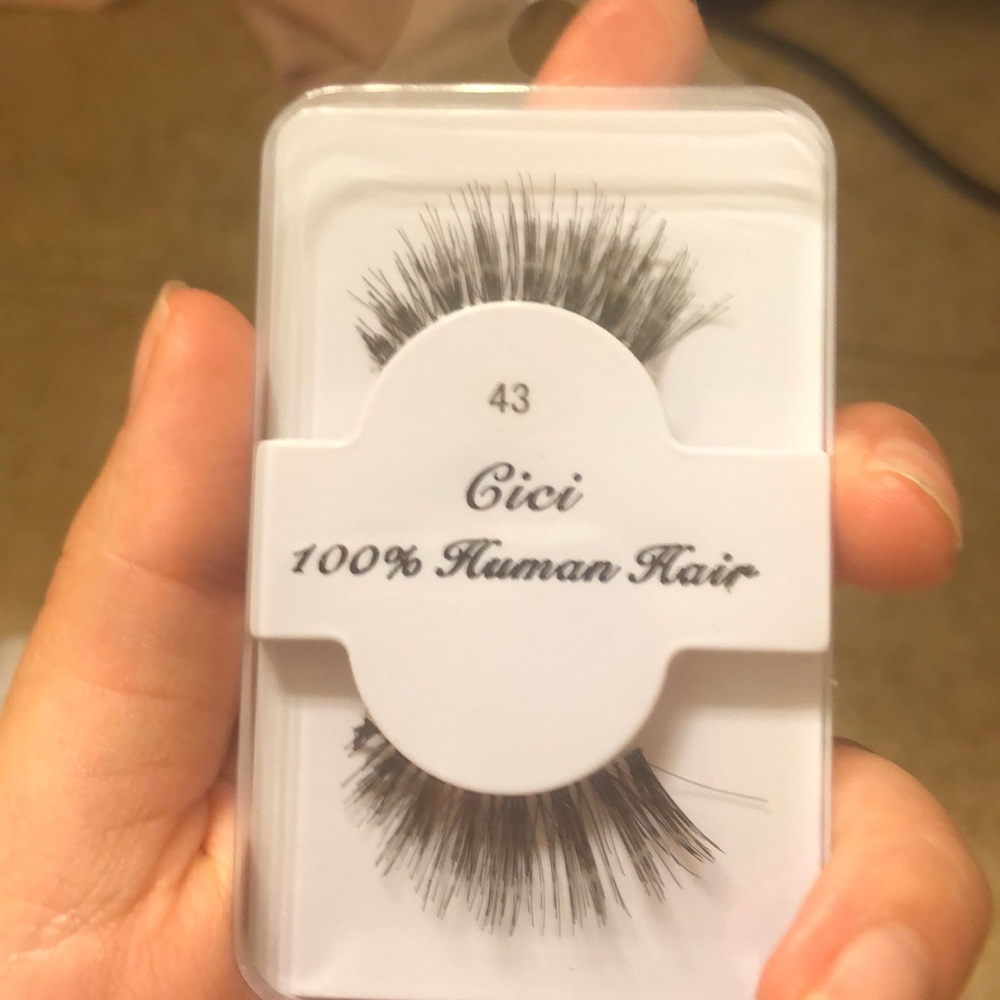 BRAND NEW LASHES